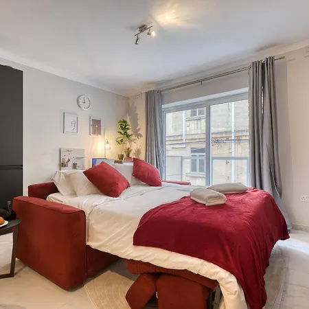 Misfits 2 By Solea Homes Apartament